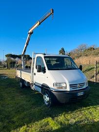 Renault Master cassone e gru
