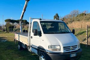 Renault Master cassone e gru