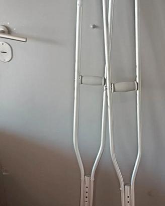 Stampelle sanitarie