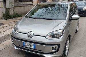 Volkswagen UP benzina -metano compreso passaggio 