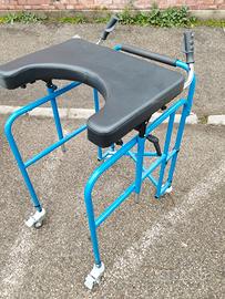 girello deambulatore 