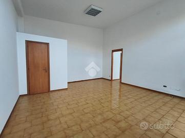 MULTILOCALE A GUALDO TADINO