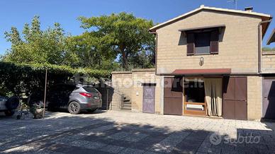 Casa di campagna e terreno