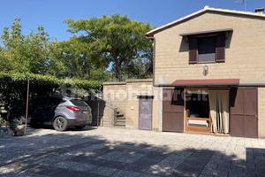 Casa di campagna e terreno