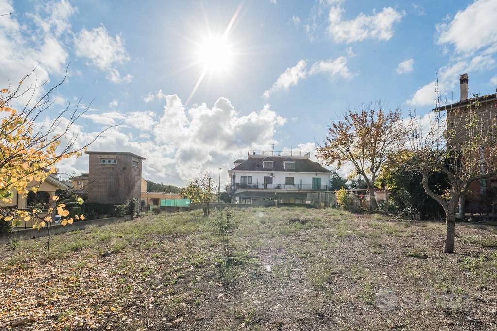 Terreno di 800 m² a Fiumicino - Vista 2