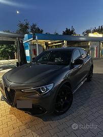 Alfa Romeo Stelvio 210 CV Q4 Veloce 2.2