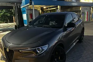 Alfa Romeo Stelvio 210 CV Q4 Veloce 2.2