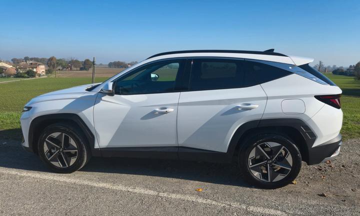 Hyundai Tucson HEV 2025