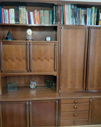 Mobile studio con scrivania