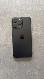 iPhone 15 Pro Max 1TB nero con AppleCare+ e cover