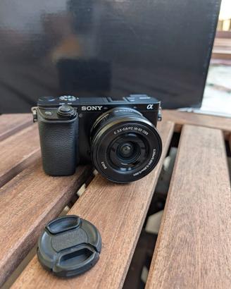 Sony A6100 + 16-50 OSS + 3 batterie + scatola