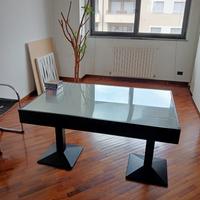 tavolo con piano luminoso