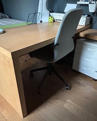 Scrivania con piano estraibile Ikea modello MALM