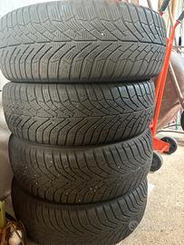4 Pneumatici Invernali Kumho WP52 215/60 R16 99H