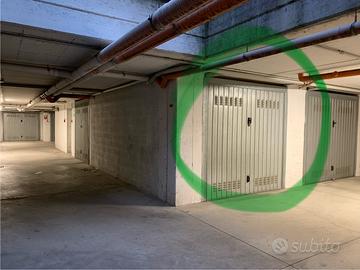 Garage 16 mq con cancello automatico