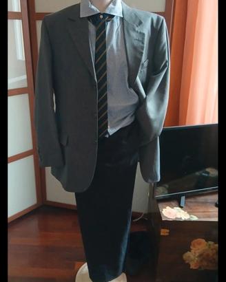 completo uomo elegante 