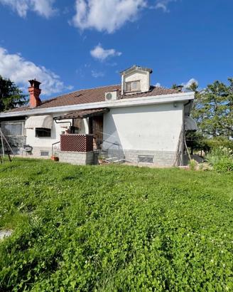 VILLA SINGOLA A MONCUCCO TORINESE