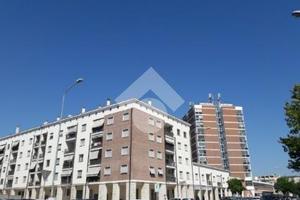 4 LOCALI A LATINA