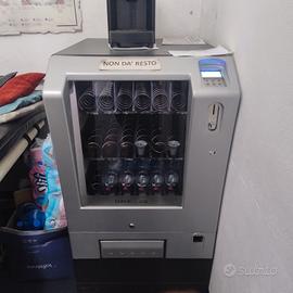 distributore automatico bevande e snack