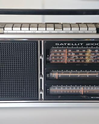 Radio Grundig Satellit 2100 - testata