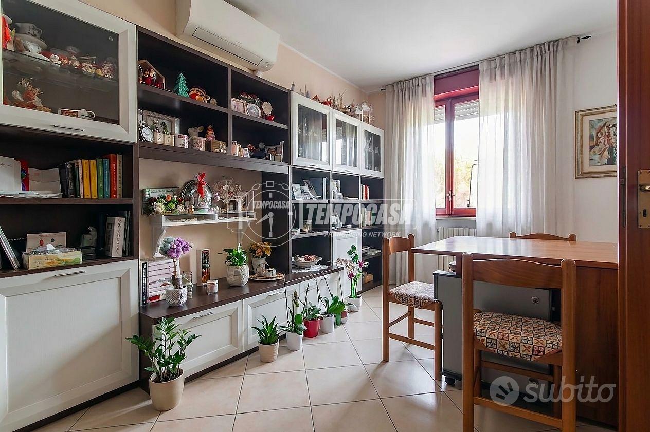 Apartment in Saronno, Volta-Prealpi - Altro