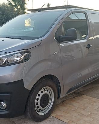 Toyota PROACE 1.5 DIESEL 2024 FULL OPTIONAL SOLO 2