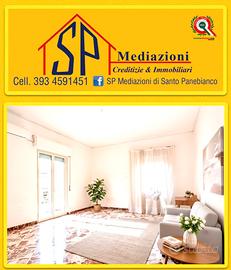 Ampio luminoso con terrazzo a livello