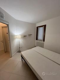 Stanza matrimoniale in centro Verona