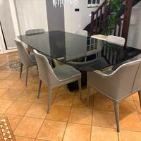 Tavolo di cristallo + sedie e poltroncine