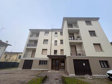 3 LOCALI A SUZZARA