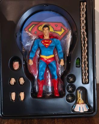 Mezco One:12 Superman classic
