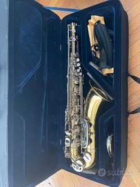 Dixon Tenor-Saxophone -WITH CASE, MOUTHPIECE, REED