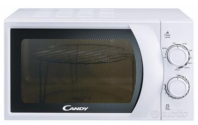 Micronde Candy modello bianco