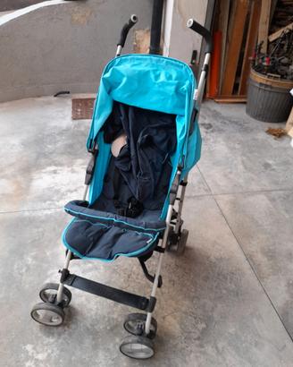 Passeggino leggero, ideale per spostamenti agili.