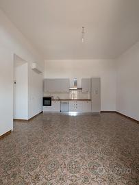 Appartamento ristrutturato 65 mq con posto auto -