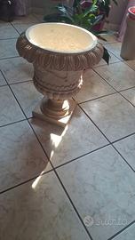 Vaso in pietra scolpito a mano