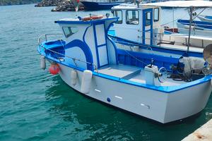 Barca con licenza da pesca