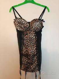 Chemise (tg. M) con reggicalze e perizoma