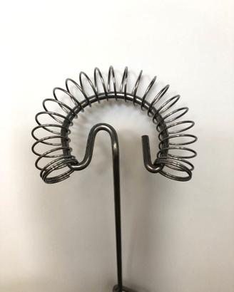 Frusta in acciaio inox. Lunghezza: 27 cm