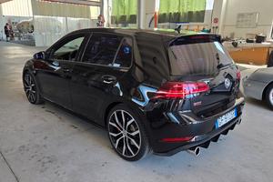 Volkswagen Golf GTI Golf 2.0 TSI GTI DSG