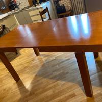 Tavolo legno allungabile + sedie