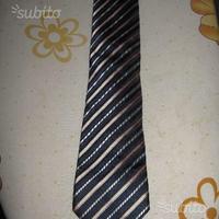 Cravatta elegante Naj-Oleari con righe oblique