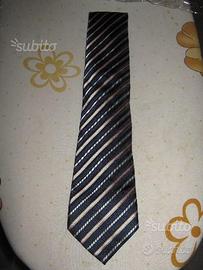 Cravatta elegante Naj-Oleari con righe oblique