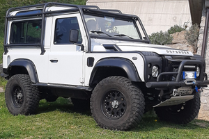 Defender 90 completamente preparato Herero