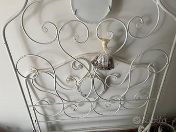 Letto singolo in ferro battuto