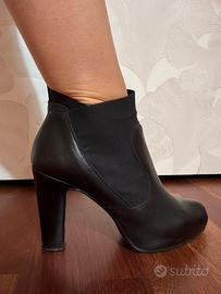Scarpe con tacco - tronchetto nero