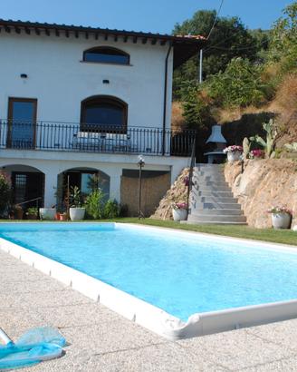 Villa loc. Pescia (PT)