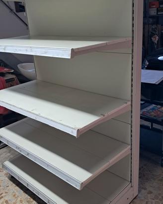 robusto scaffale 