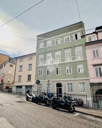 MONOLOCALE A TRIESTE