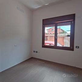 Locale per Studio Medico/Ufficio a Uta Centro